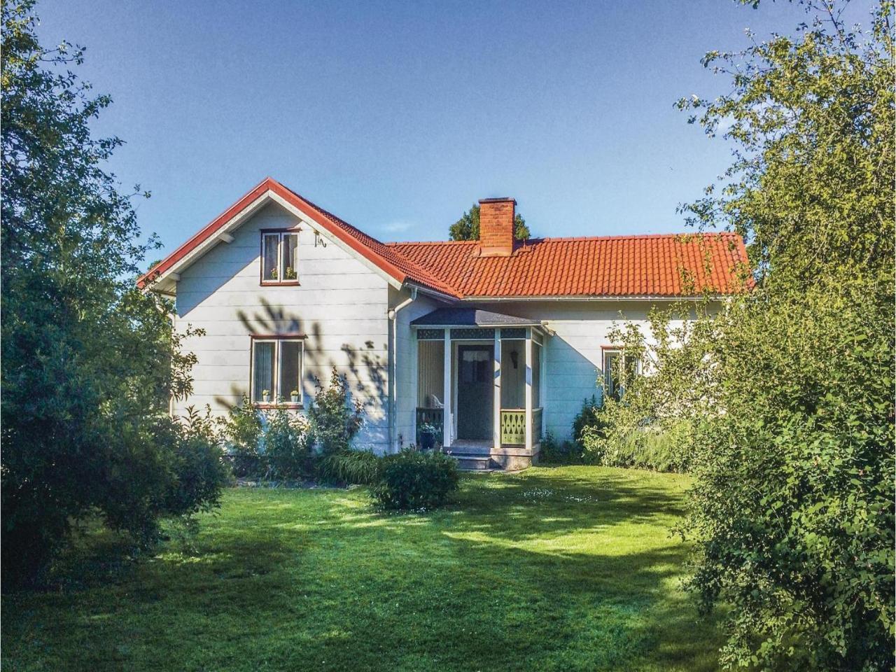 1 Bedroom Beautiful Home In Lidkoeping Sjövik Eksteriør billede